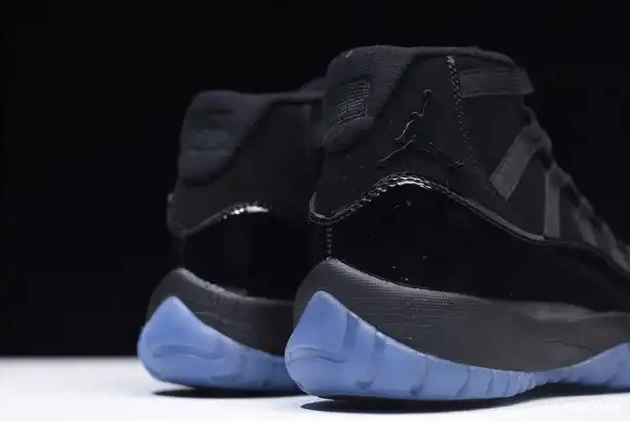 1st Kicks Jordan black 11 378037-005 Air Cap and Gown 0620